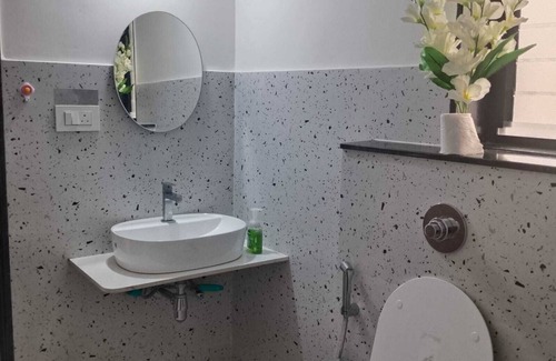 Candolim Apartment | San Francisco A Luxury stay nYour story begins with selfies