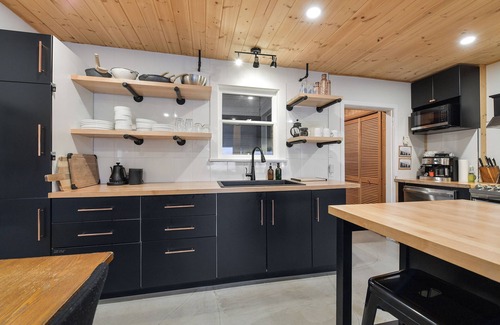 Port Renfrew House | San Juan Surf and Stay, Coastal Gem on the Ocean
