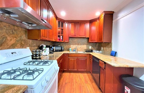 Ashland House | San Lorenzo Great location near BayFair 5Br Coze home/Greatviews