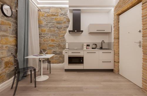 Trieste Old Town Apartment | San Nicolò Suites