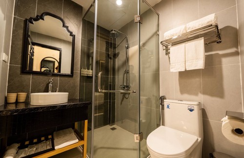 Trung Hoa Nhan Chinh Hotel | San Quatorze Hanoi Hotel