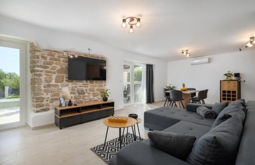 Tinjan Villa | San Rocco