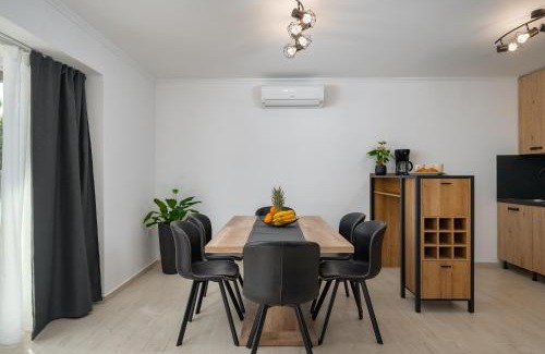 Tinjan Villa | San Rocco