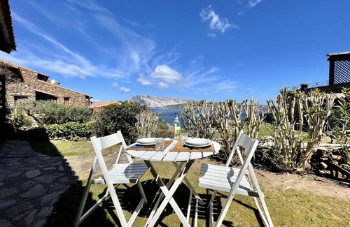 Capo Coda Cavallo Apartment | SAN TEODORO PUNTA EST MONOLOCALE VISTA MARE