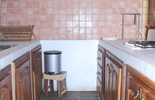 Serrekunda Apartment | Sanchaba Yellow Apartments - Violet Suite