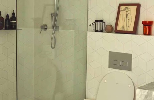 Chinatown Condo | Sanctuary in the sky with balcony and water views
