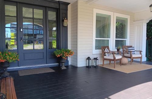 White Rock Bed & Breakfast | Sand and Salt Bed & Breakfast