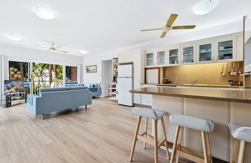 Clifton Beach Apartment | Sand Cay Beachfront Apartment 1 - 2 Bedrooms