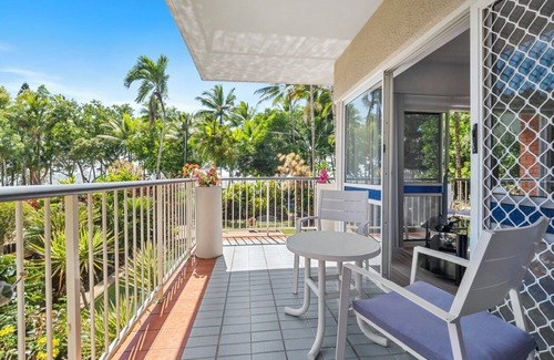 Clifton Beach Apartment | Sand Cay Beachfront Apartment 1 - 2 Bedrooms
