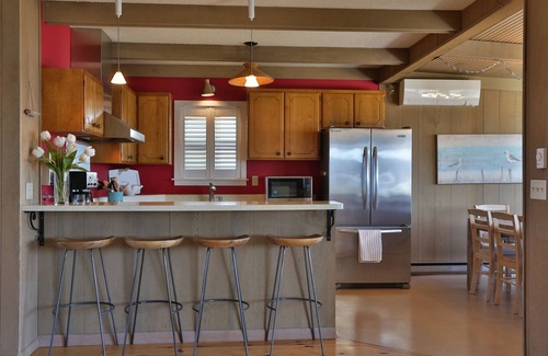 Sunlight Beach House | Sand Dollar Beach House on Sunlight Beach . right on the beach