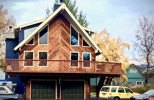 Sand Lake Apartment | Sand Lake Jewel - Near Airport, Shopping and the Best Sushi in Town!