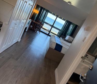 Regional District of Nanaimo Hotel | Sand Pebbles Inn