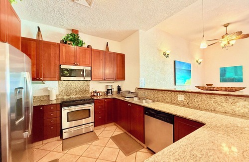 French Harbour House | Sand View Condo #5 @ Coral Sands , West Bay Beach