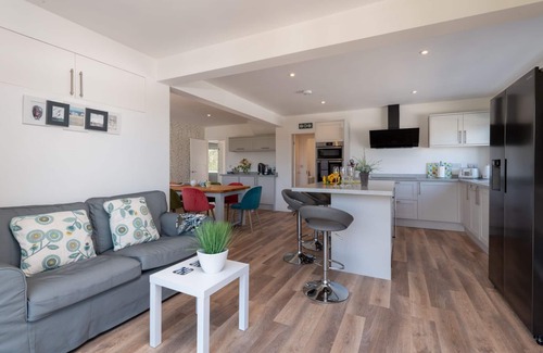 Benllech House | Sandaig: Pet-Friendly 4‑Bed Home with Sea Views in Benllech | Managed by Anglesey Holiday Lettings