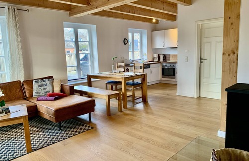 Gross Schwansee House | Sandcastle apartment, 10 minutes from the natural beach