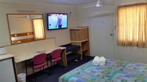 Tin Can Bay Hotel | Sandcastle Motel Tin Can Bay