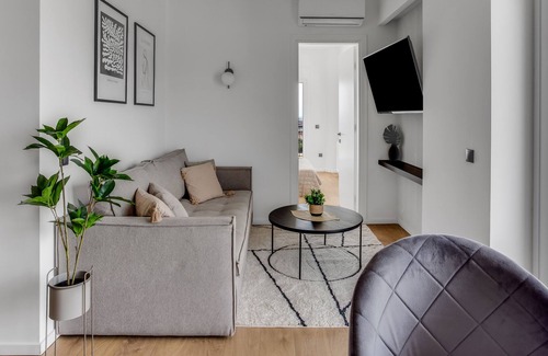 Thessaloniki Apartment | Sanders Arch - Dreamy 1-Bdr. Apt. w/ Balcony