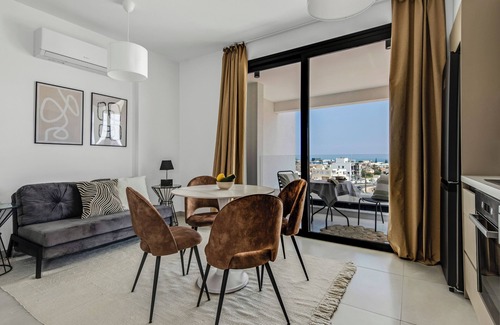 Agios Athanasios Apartment | Sanders Elgio - Charming Studio With Balcony