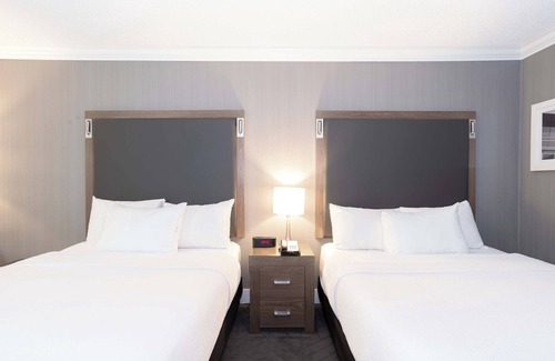 Downtown Hotel | Sandman Signature Lethbridge Lodge