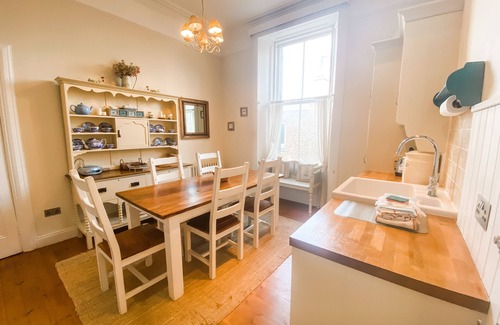 St. Andrews Cottage | Sandmill, Murray Park - a townhouse that sleeps 6 guests in 3 bedrooms