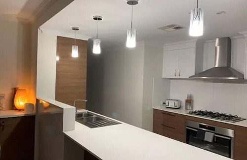 Wannanup House | Sandpiper Island Tranquil Waterfront Views & Jetty