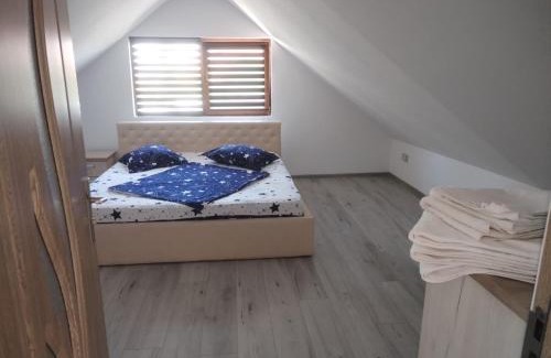 2 Mai Apartment | Sandra&Rebecut