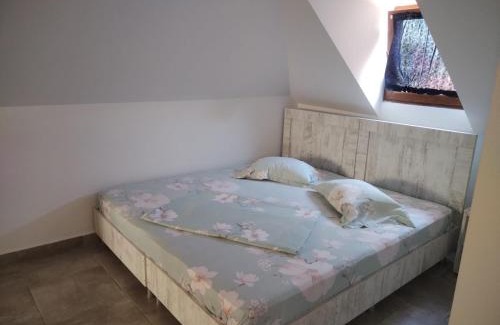 2 Mai Apartment | Sandra&Rebecut