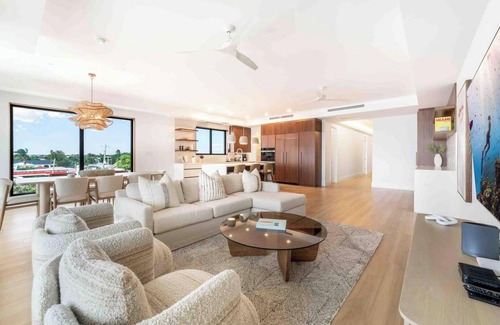 Grand Cayman Condo | Sands #5: New Luxury 7 Mile Beach Condo w/Rooftop Pool & Barefoot Beach