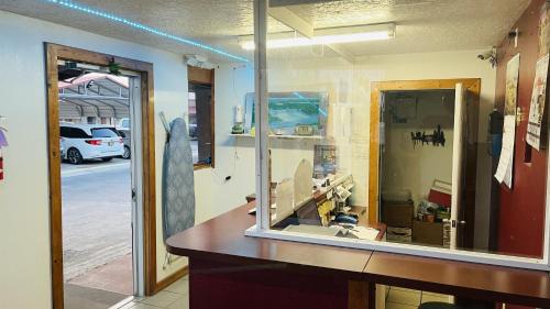 Portales Hotel | Sands Motel