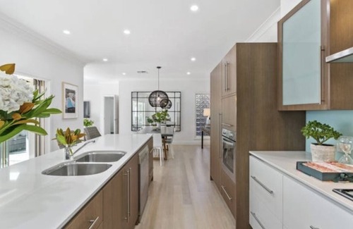 Fullarton House | Sandstone Villa In City Fringe Location