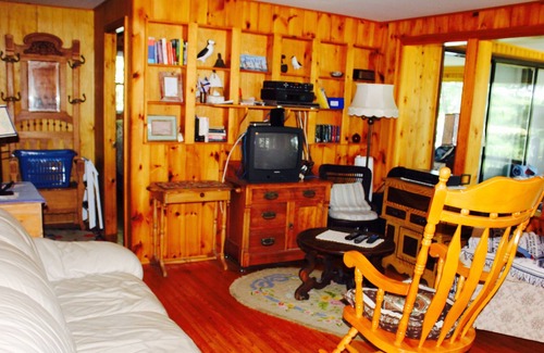 Chester Cottage | SANDY COVE COTTAGE / CHESTER / oceanfront / private beach and wharf / kayak