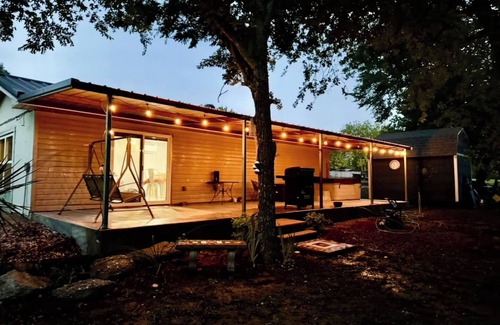 Sulphur Cabin | Sandy Creek Hideaway -Couples Cabin -Hot Tub