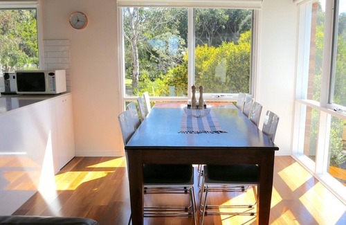 Surf Coast House | Sandy Gully - Free WiFi, Netflix and Walk To The Beach