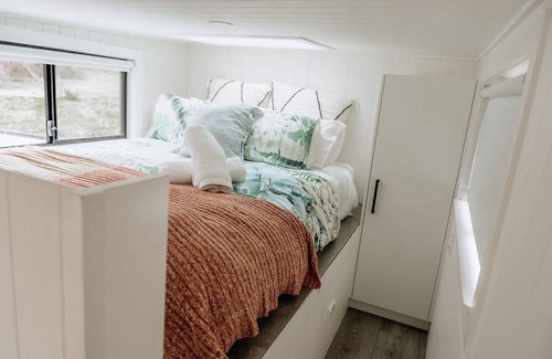 Yankalilla Bed & Breakfast | Sandy Hill Forest Tiny House