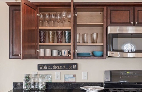 Seabrook House | Sandy Toes | Ocean Views | Steps to Beach | Deck