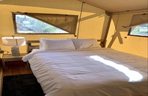 Orange Prairie Hotel | Sankoty Lakes Resort - Cabins & RV Park - Peoria Spring Bay