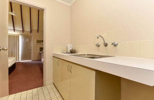 Redcliffe Hotel | Sanno Marracoonda Perth Airport Hotel
