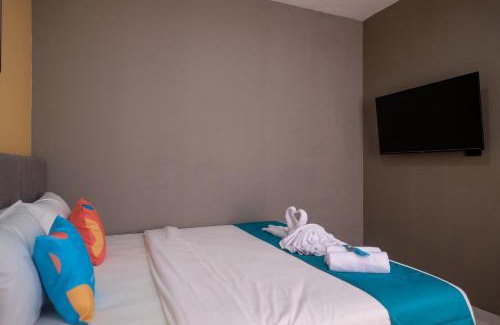 Banjarsari Hotel | Sans Hotel Fourth Loft Solo