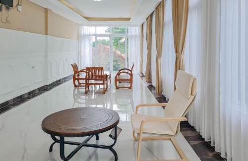Cikampek Hotel | Sans Hotel Grand Sabaraya Cikampek