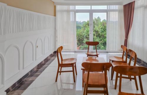 Cikampek Hotel | Sans Hotel Grand Sabaraya Cikampek