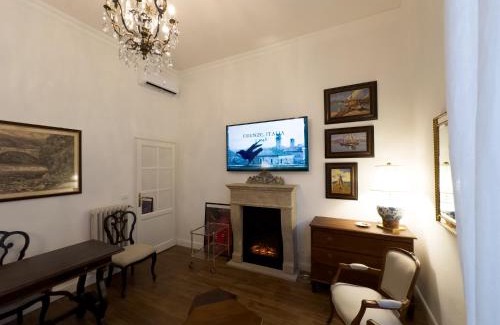 San Lorenzo Apartment | Santa Caterina Palace Apartment in Florence-3 Bedroom