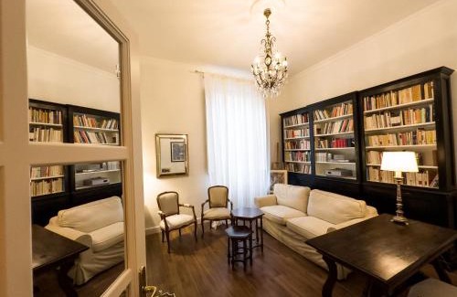 San Lorenzo Apartment | Santa Caterina Palace Apartment in Florence-3 Bedroom