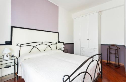 Albate Apartment | Santa Chiara Apartment by MyHomeInComo