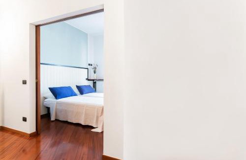 Albate Apartment | Santa Chiara Apartment by MyHomeInComo