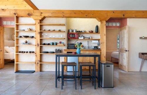 Santa Fe House | Santa Fe Ridgetop Retreat With 2 Hot Tubs and Views