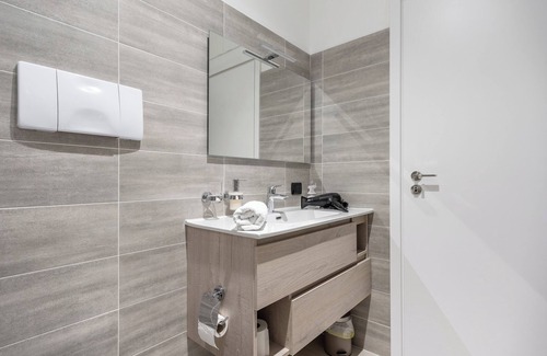 Milan Apartment | Santa Giulia Suite. Like at Home. Leisure or business with all the best comfort!