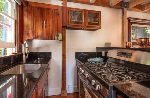 Ocean Park Apartment | Santa Monica Garden Beach Bungalow - Private, and Steps from the Sand