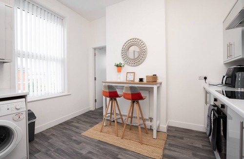 Southport Apartment | Santiago 10 - Sleeps 10, Free Wifi & Parking