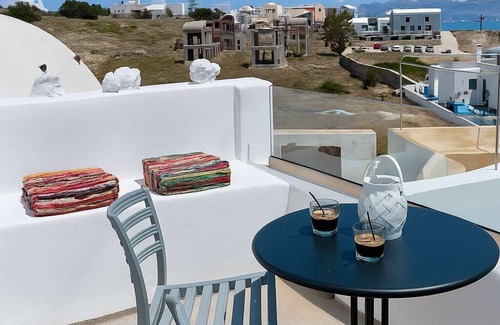Akrotiri Apartment | Santorini Cozy Haven - Amphora Lover's Studio