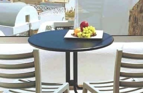 Akrotiri Apartment | Santorini Cozy Haven - Amphora Lover's Studio